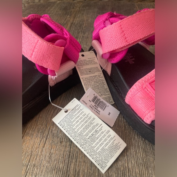 GAP, girls pink sandals - Picture 6 of 6